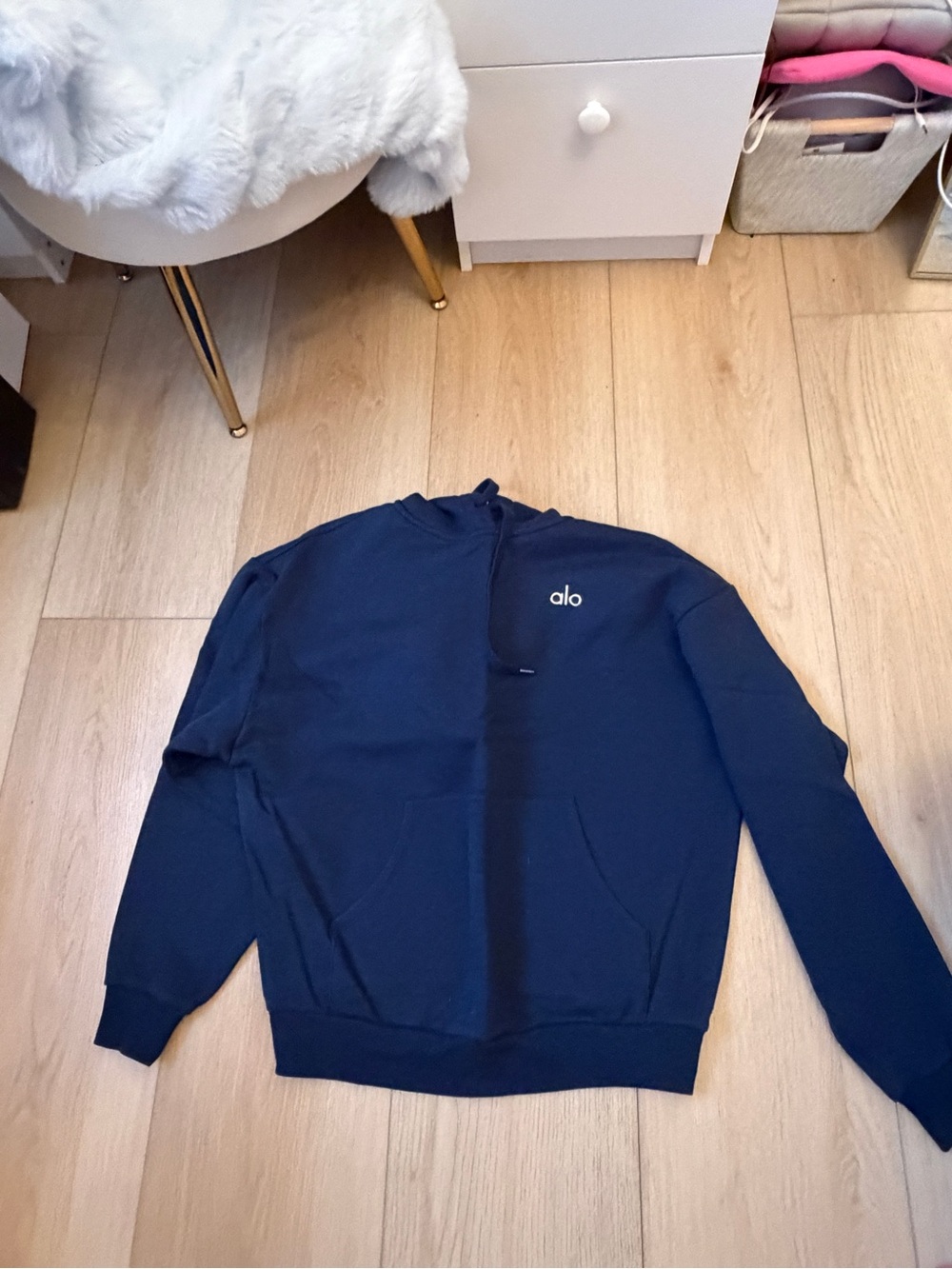 ALO Yoga Men's Navy Blue Crewneck Pullover
